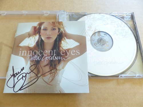 Delta goodrem signed autogramm - goodrem,